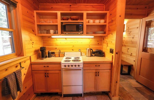 Mazama Cabina | Trailside Retreat 2 bedroom cabin at Wilson Ranch