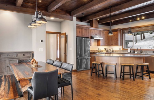 Cle Elum Casa | Trailside Retreat - Hot Tub, Scenic Views, Secluded