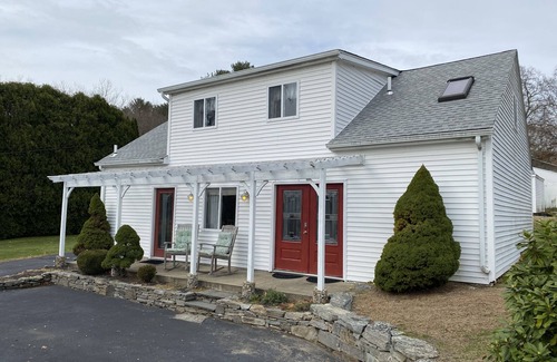 Taftville Casa | Tranquil 1 bedroom house close to casinos and parks with plenty of parking.