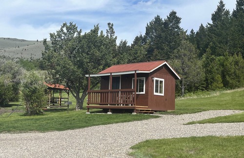 Virginia City Cabina | Tranquil 1 Room Cabin in Virginia City