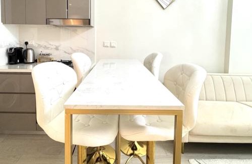Nad Al Sheba Apartamento | Tranquil 1BR Escape with Pool View in Meydan