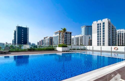 Nad Al Sheba Apartamento | Tranquil 1BR Escape with Pool View in Meydan