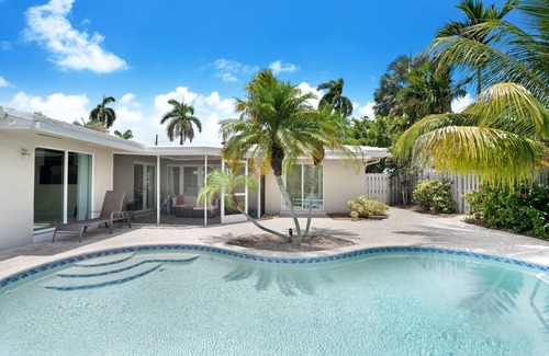 Coral Ridge Isles Casa | Tranquil 2 BDRM Waterfront Escape with Pool