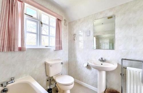 Piltdown Casa | Tranquil 2-Bed Nature Cottage with Free Parking