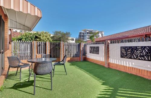Redcliffe Casa | Tranquil 2-Bed Townhouse Close to Redcliffe Beach