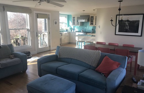 South Kingstown Casa | Tranquila suite de 2 dormitorios a pasos de una playa privada