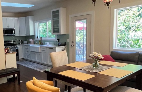 Point Roberts Casa | Tranquil 2-bedroom house in Point Roberts with WiFi, fitness room