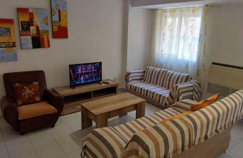 Gandia Apartamento | Tranquil 2-bedroom apartment with AC in charming Gandia