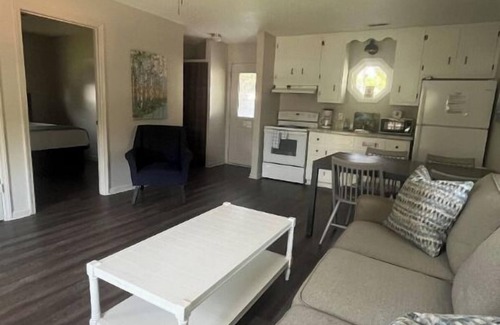 Winchester Cabina | Tranquil 2-bedroom cabin in Winchester with WiFi and AC