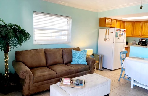 Ormond-by-the-Sea Condominio | Tranquil 2-bedroom condo with pool in Ormond Beach