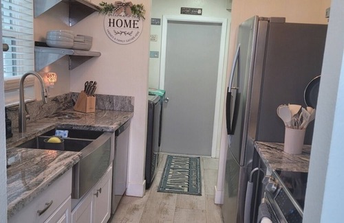 Berkeley Manor Casa | Tranquil 2-bedroom house with AC in Spring Hill