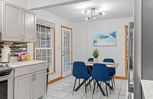 Springfield Casa | Tranquil 2-bedroom house with a massage chair and a multi-purpose 3rd room