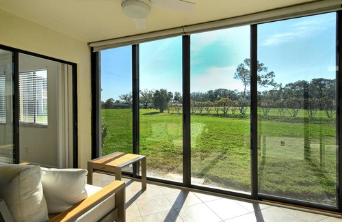 The Meadows Condominio | Tranquil 2bed/2bath condo Golf Course Front in the Meadows