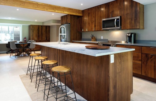 Sandy Casa | Tranquil 2BR Home - Walkout Basement by Cottonwood Canyons with Creek