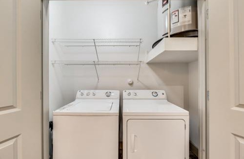 Dallas Apartamento | Tranquil 2BR I Pool I Gym I Parking I Workspace