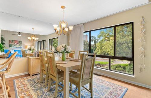 Pawleys Island Villa | Tranquil 2BR Villa near Litchfield Beach