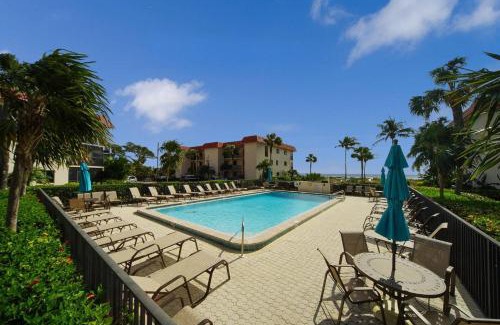 Sanibel Apartamento | Tranquil 2nd floor beachfront condo on Sanibel Island 2A2
