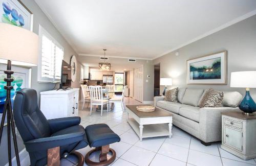 Sanibel Apartamento | Tranquil 2nd floor beachfront condo on Sanibel Island 2A2