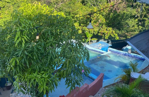 Saint Andrew Apartamento | Tranquil 3-bedroom apartment with WiFi in Kingston