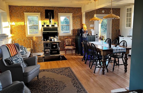 Charlotte's Shore Otro | Tranquil 3-bedroom farmhouse