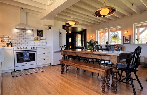Charlotte's Shore Otro | Tranquil 3-bedroom farmhouse