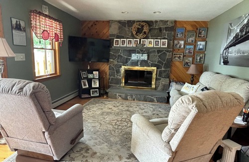 Saint David Casa | Tranquil 3-bedroom house on Long Lake