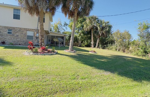 Interchange Square Casa | Tranquil 3-bedroom house with AC in Palm Bay