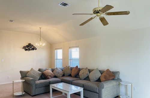 Porter Casa | Tranquil 3-bedroom house with AC in charming Porter - IAH