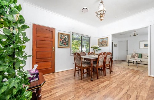 Narrabundah Casa | Tranquil 3 Bedroom Retreat