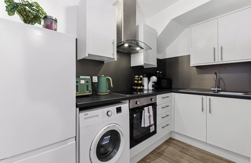 Canonbury Casa | Tranquil 3 BR Escape: For Families or Groups