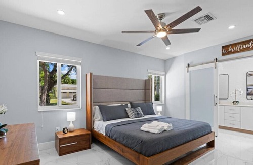 El Portal Casa | Tranquil 3 BR Oasis in El Portal with Pool and BBQ