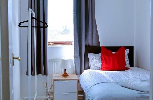 Colchester Casa | Tranquil 3B House- Sleeps 6 Garden & Free Parking
