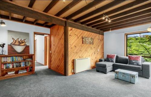 Lower Hutt Apartamento | tranquil 3brms bush cabin