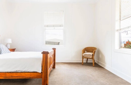 Koorawatha Otro | Tranquil 4 bedroom house with fireplace