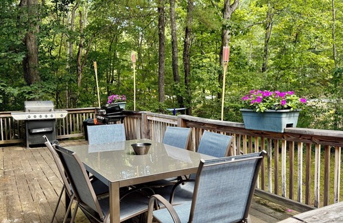 Freedom Casa | Tranquil 4-bedroom house with fireplace in charming Freedom on Ossipee Lake