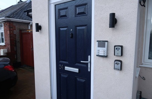 Yeading Casa | Tranquil 4-bedroom house with 4 bathrooms 20 mins from Heathrow