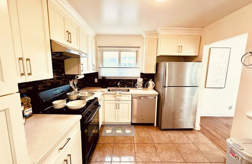 Pacifica Casa | Tranquil 5-bedroom house in Pacifica