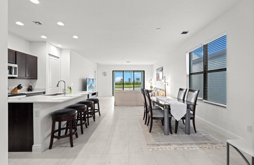 Hunt Club Casa | Tranquil 5-bedroom house with AC in Westlake