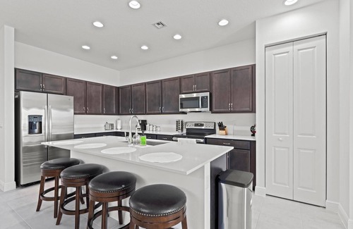 Hunt Club Casa | Tranquil 5-bedroom house with AC in Westlake