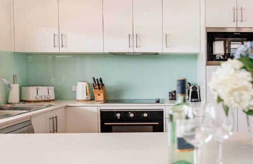 Woy Woy Casa | Tranquil Abode with Spa & Jetty