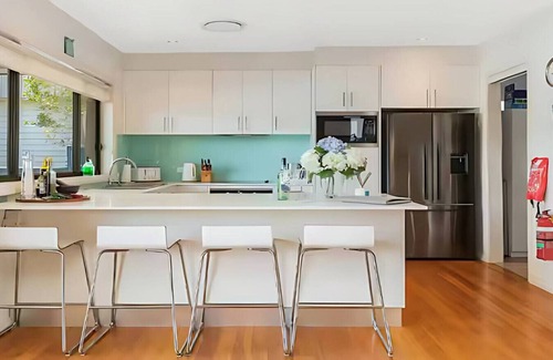 Woy Woy Casa | Tranquil Abode with Spa & Jetty