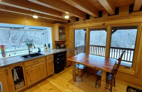 Ontario Cabina | Tranquil Amish-built cabin near Wildcat State Park