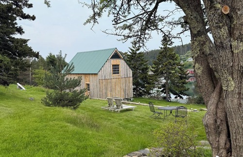 Frenchboro Cabaña | Tranquil and charming 1-bedroom cottage in Frenchboro, harbor-front location