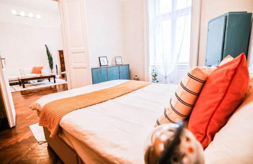Nepszinhaz negyed Apartamento | Tranquil and Charming One Bedroom Apartment