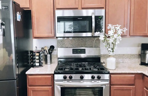 Visalia Casa | Tranquil and Spacious Family Haven by Sequoia & Kings Canyon National Park!
