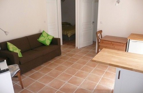 Causses-et-Veyran Apartamento | Tranquilo apartamento con piscina y hermoso jardín.