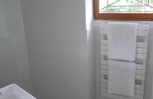 Causses-et-Veyran Apartamento | Tranquilo apartamento con piscina y hermoso jardín.