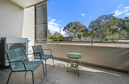 Curtin Apartamento | Tranquil Apartment in Green, Well Connected Suburb