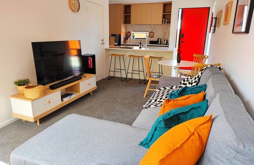 Linwood Casa | Tranquil Bamboo Oasis -New 2 Bed Close To CBD