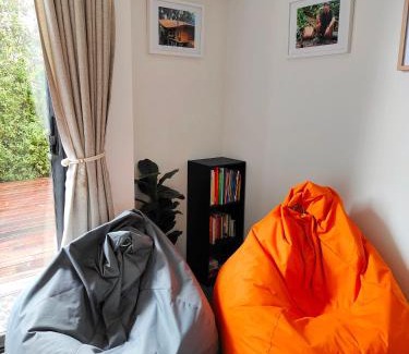 Linwood Apartamento | Tranquil Bamboo Oasis at Christchurch